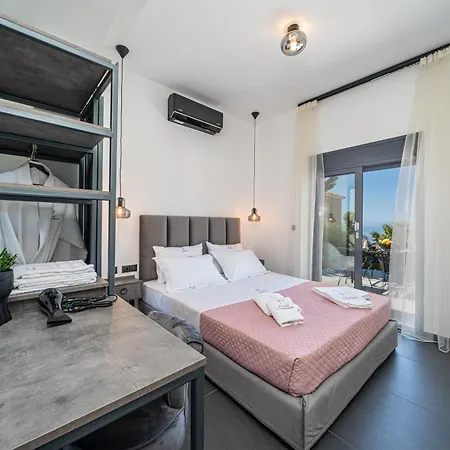 Pnoe Luxury Apartment *