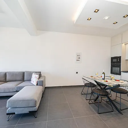 Διαμέρισμα Pnoe Luxury Λουρδάτα