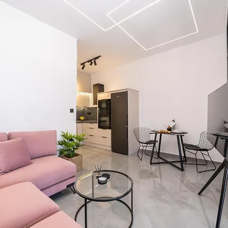 Pnoe Luxury * Λουρδάτα