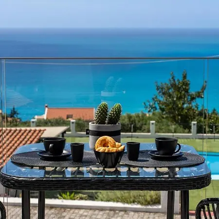 Pnoe Luxury Λουρδάτα