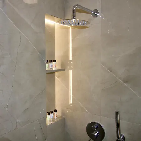 Pnoe Luxury * Λουρδάτα