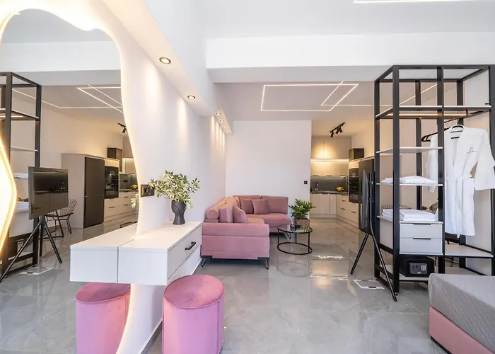 Pnoe Luxury Λουρδάτα